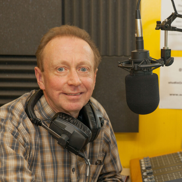 Voneus Broadband keeps cinema projector running in Cuddington