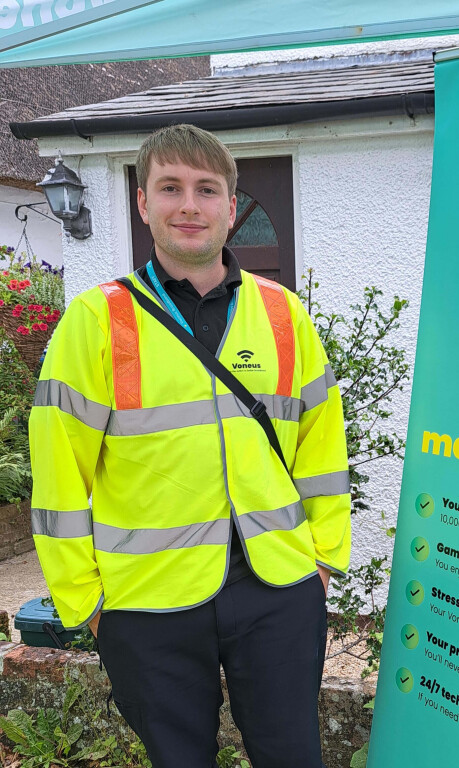 josh page field sales rep for voneus community service team