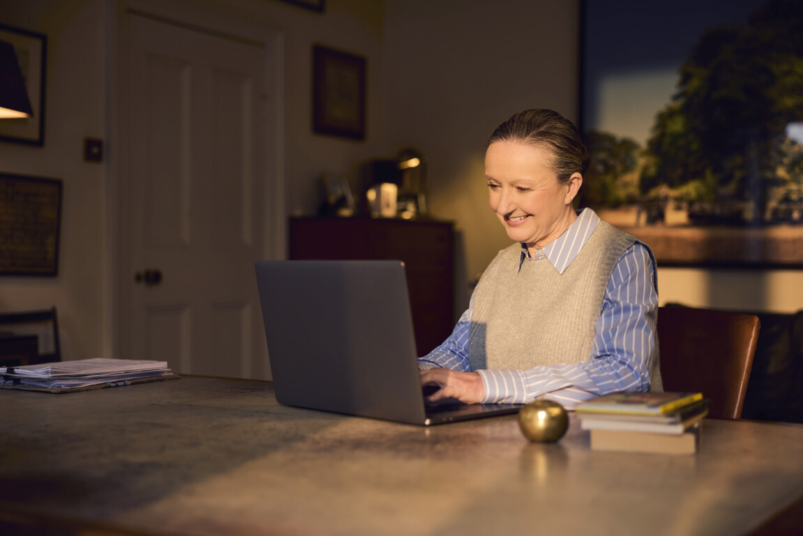 Woman working from home with ultra fast speed from Voneus Broadband