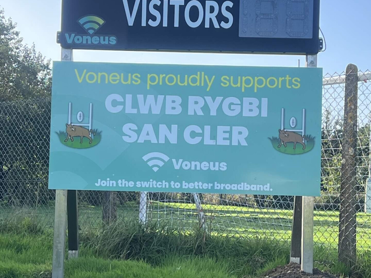St Clears RFC community support with voneus broadband sponsoring the club