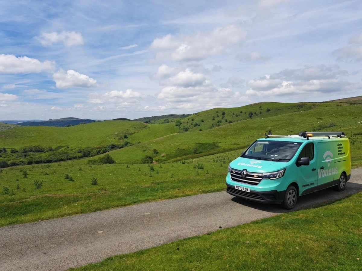 Voneus broadband van travelling through the rural countryside