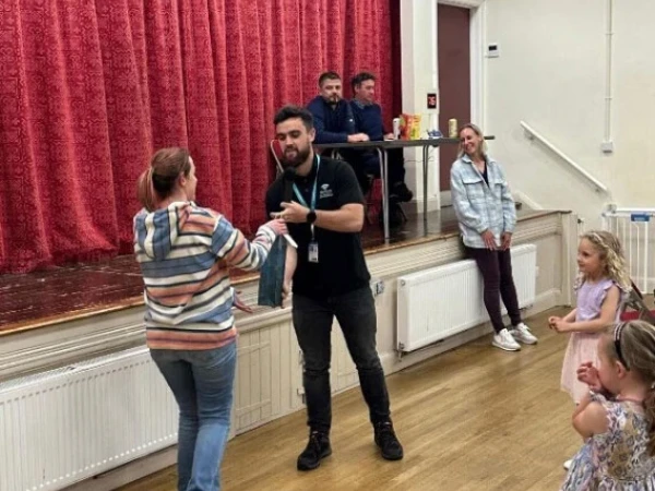 Voneus Broadband donate iPad for Wolfscastle bingo night