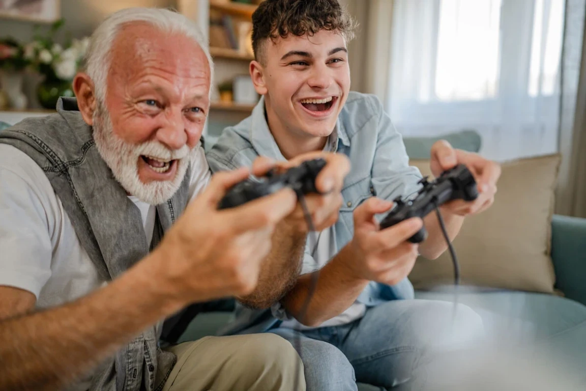Family enjoying online gaming with Voneus broadband